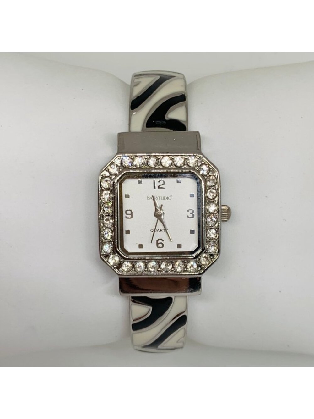 Bay studio women’s watch silver tone zebra style cuff band 25mm quartz running
